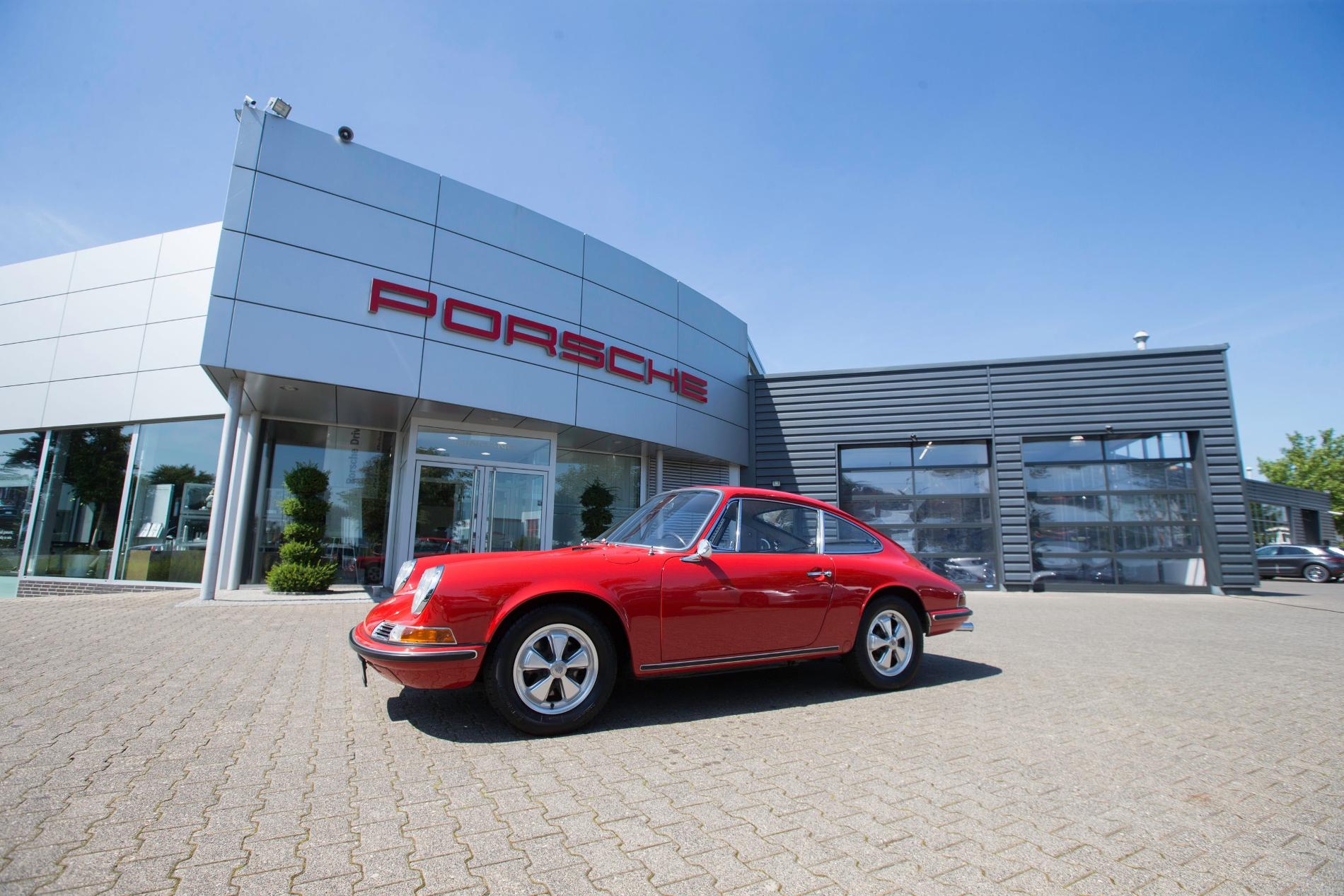 Zum 3.Mal startete die Bildersuch - Rallye am Porschezentrum Willich - vielen Dank an das Porschezentrum! (Foto copy right Porschezentrum Willich) zu